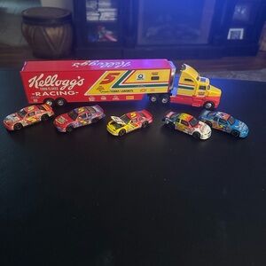 Kellogg's Racing Transport Truck with Five Die-Cast Race Cars - Yellow/Red